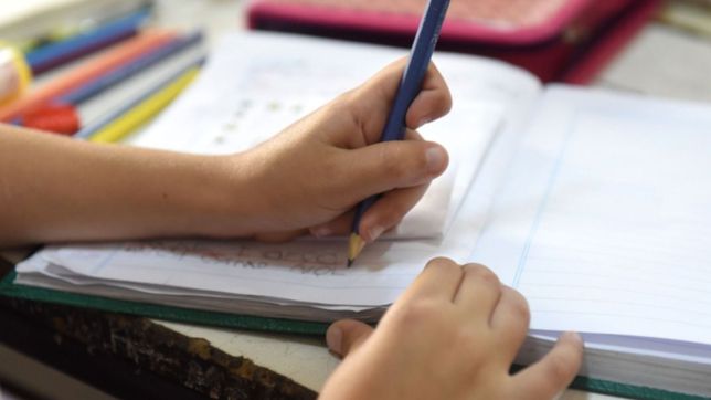 los docentes bonaerenses podrian empezar a discutir paritarias desde esta semana