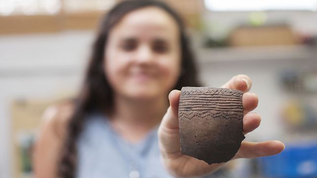 investigadores de la unlp reconstruyen piezas de alfareria indigena de hace casi 2 mil anos