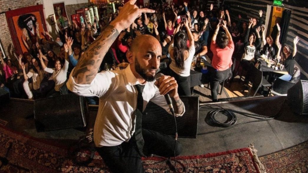 El Pela Gonzalo Romero presenta Basta de Amores de Mierda en Weizen Haus