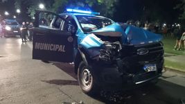 una patrulla municipal choco contra un camion recolector y tres agentes resultaron heridos una patrulla municipal choco contra un camion recolector y tres agentes resultaron heridos
