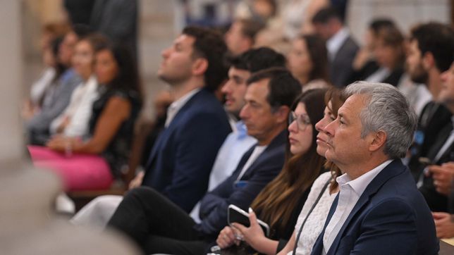 ¿quienes fueron y quienes pegaron el faltazo al tedeum por el aniversario de la plata?