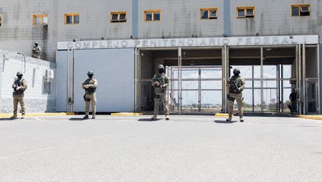 Aumentan los salarios de prefectos, policías federales y gendarmes