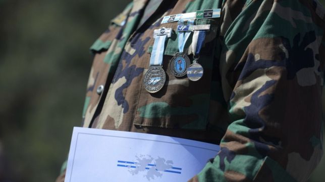la bienvenida que no tuvieron: recrean el regreso de excombatientes de malvinas