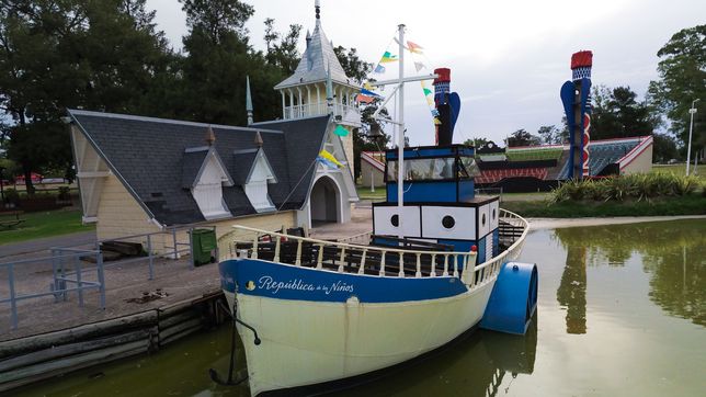 ya hay alerta roja por las cianobacterias en el lago de la republica de los ninos