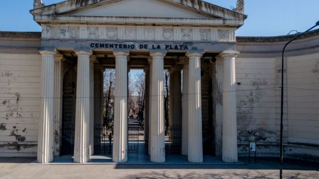misterio en el cementerio: abren una investigacion por los feretros que desaparecieron