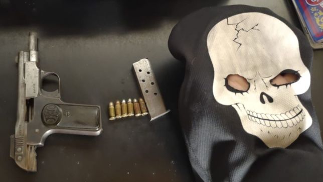 cayeron en ruta 2 con un arma y un pasamontanas de calavera e investigan sus intenciones