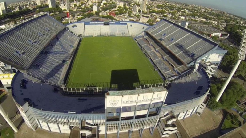 Invicto de local, pero sin su gran figura: así llegó Vélez al enfrentamiento con el Lobo