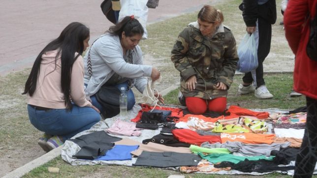 venta ambulante en la plata: ¿cuantos puestos hay y donde estan instalados?