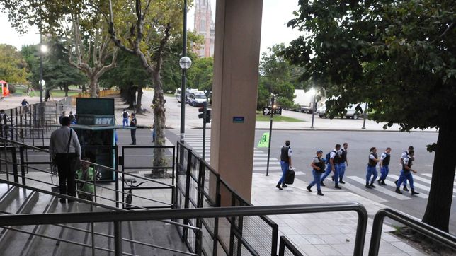 entre la lluvia y alfonsin, cruzar el centro es un infierno