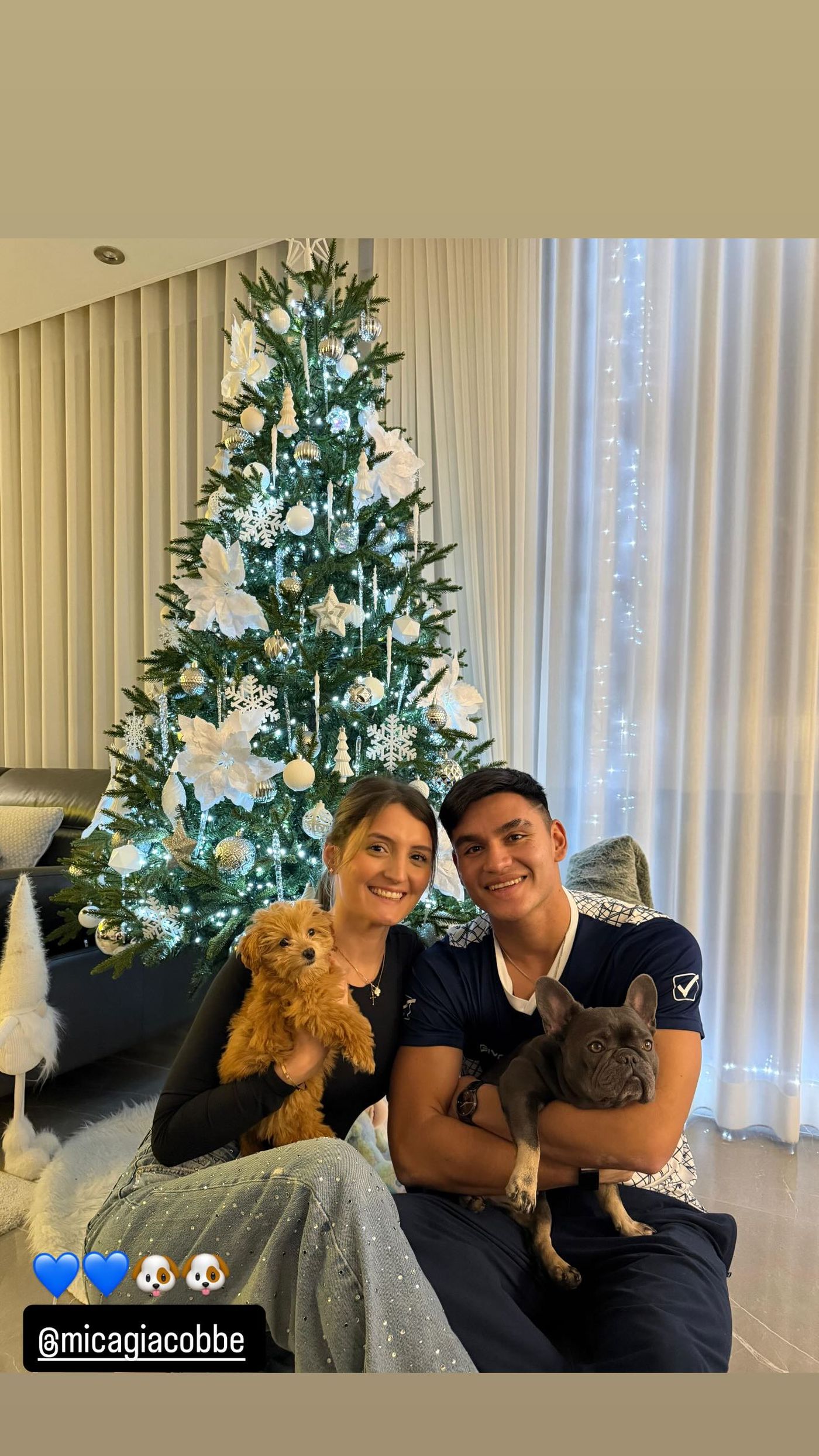 La publicación navideña de Charly Alcaraz con la remera de Gimnasia