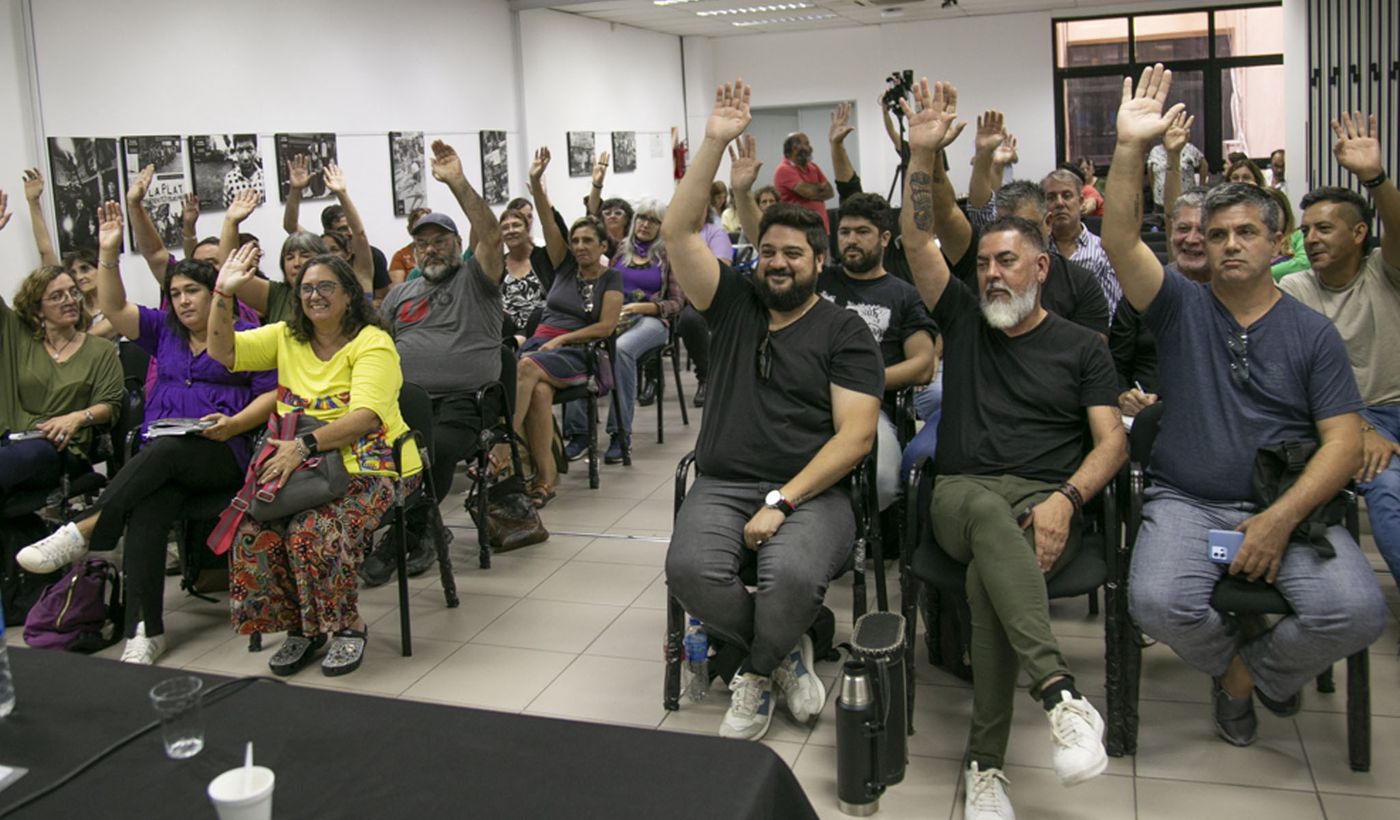 Plenario Suteba.jpg