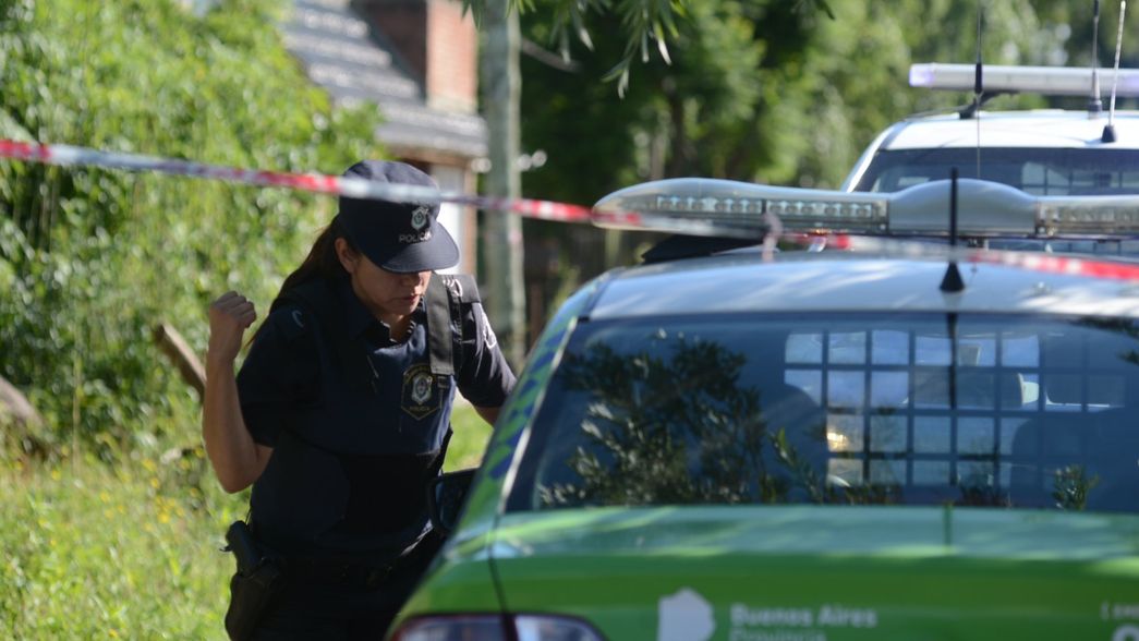 Charcos de sangre, tres cuerpos y uno descuartizado: la escena del horror en La Plata