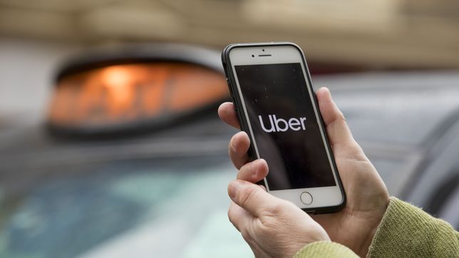 un falso viaje por uber acabo con un motociclista asaltado a punta de pistola