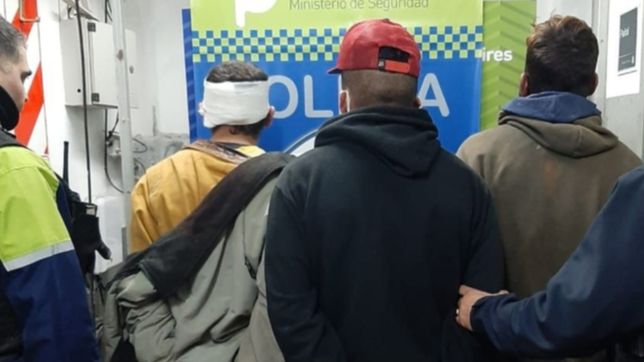 con una navaja, amenazaron y asaltaron al dueno de una verduleria de la plata
