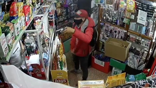 video: dale porque te vuelo a la nenita, la brutal amenaza de un ladron en la plata