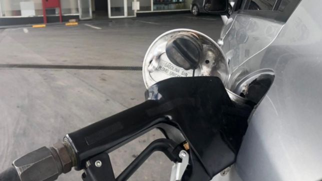 otra vez vuelve a aumentar la nafta: sera este viernes y sube un 3%