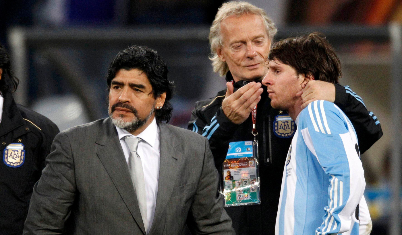 Fernando Signorini con Diego Maradona y Lionel Messi en el Mundial 2010.