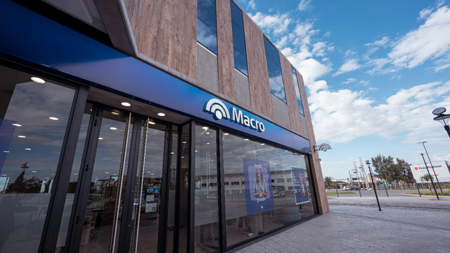 banco macro inauguro una moderna sucursal en hudson