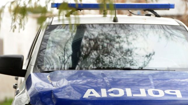 iba a toda velocidad en una moto sin patente en la plata y termino detenido