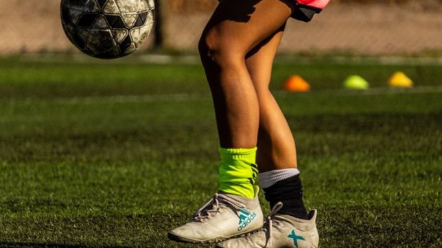 grave denuncia de discriminacion a las chicas de futbol femenino de un club platense