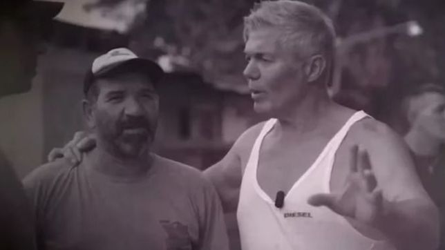 tras el polemico spot, la hermana de cabezas cruzo a burlando: siempre defendio asesinos