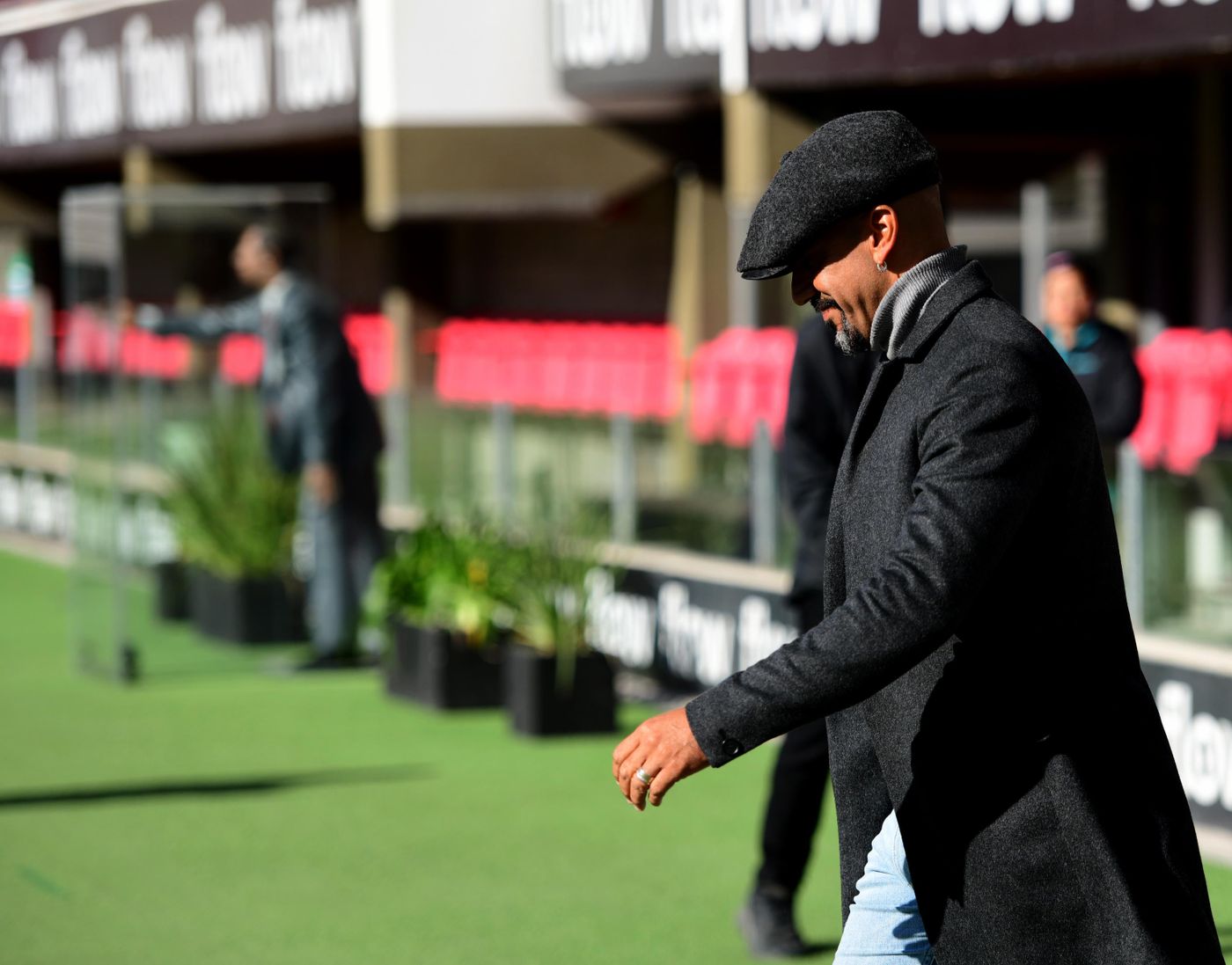 Estudiantes Congreso Estadio UNO Verón Estatua Bilard.JPG