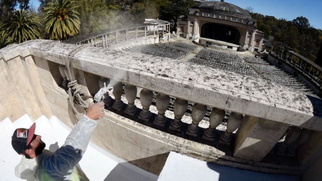 arranco la historica obra de restauracion del teatro del lago