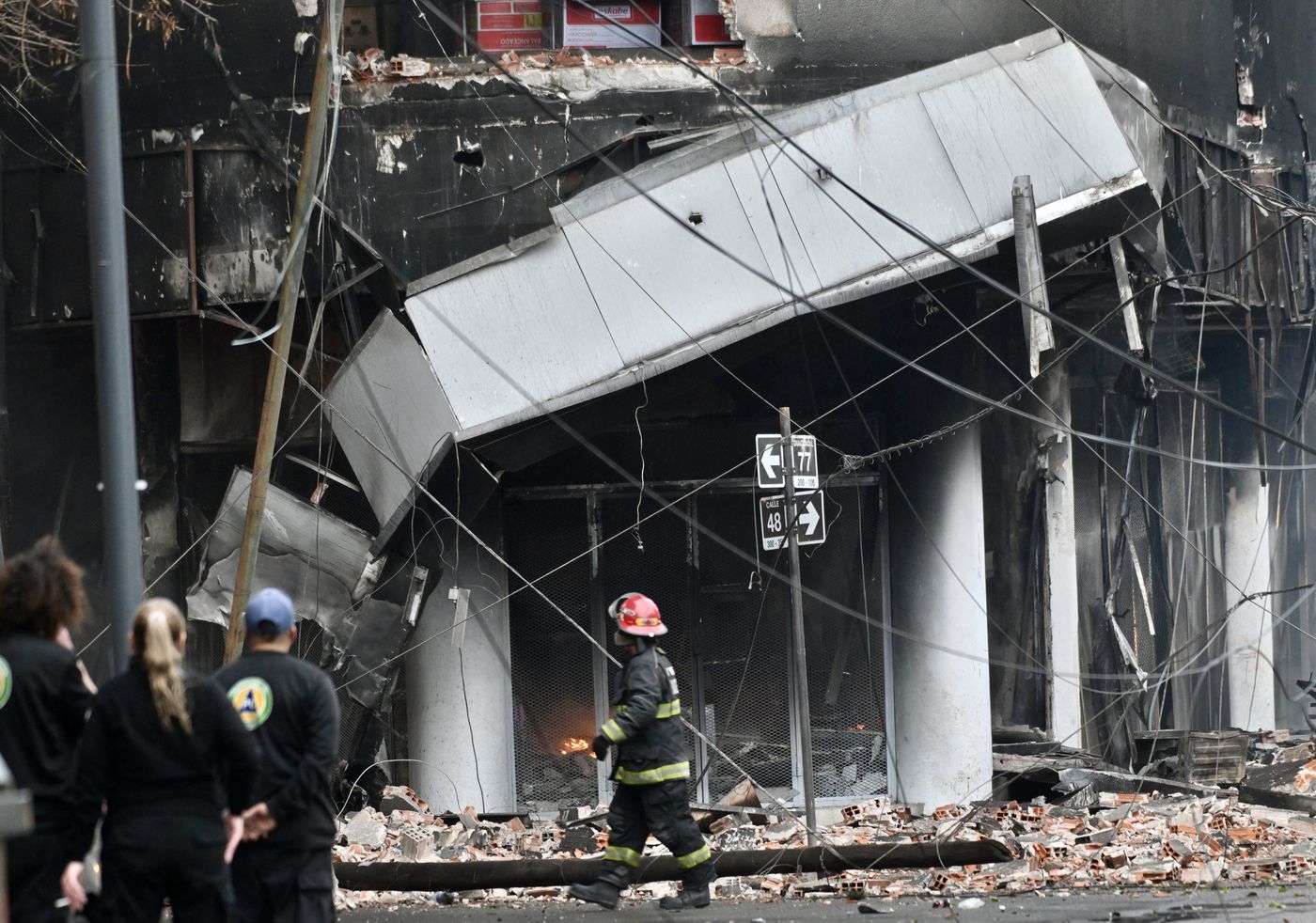 Incendio y derrumbe en el depósito (14).JPG