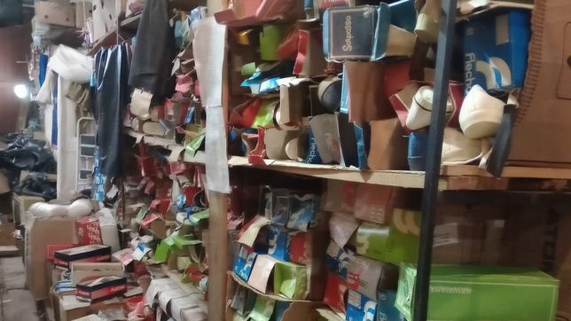 el antiguo deposito de alpargatas vuelve a abrir con ofertas en calzados que van desde los $1.000