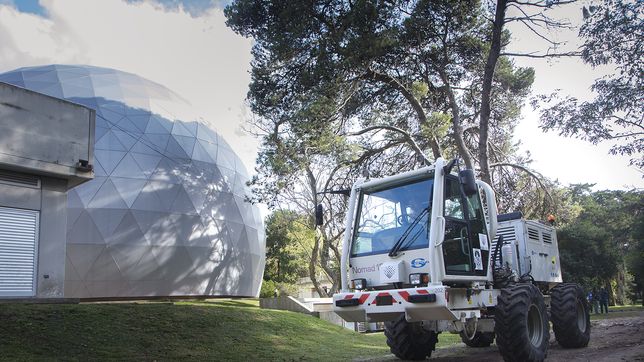 la unlp compro un camion para realizar exploraciones geofisicas que es el unico en el pais