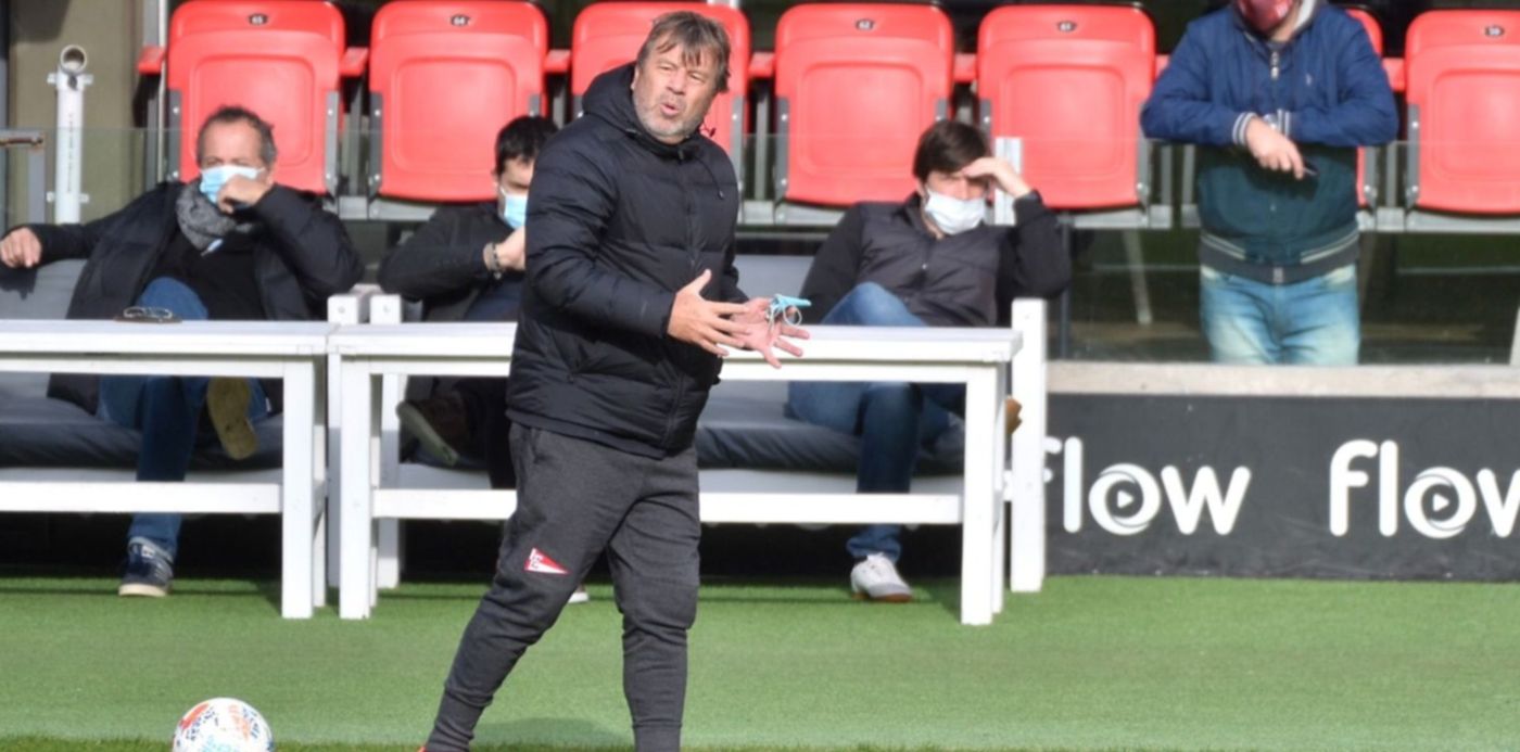 Entrenamiento de Estudiantes en UNO