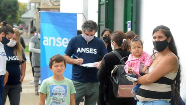 el gobierno oficializo el bono de $15.000: ¿quienes podran cobrarlo y cuando?