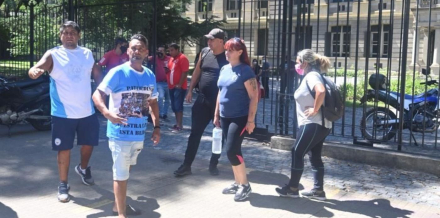 Incidentes en el Colegio nacional con la UOCRA