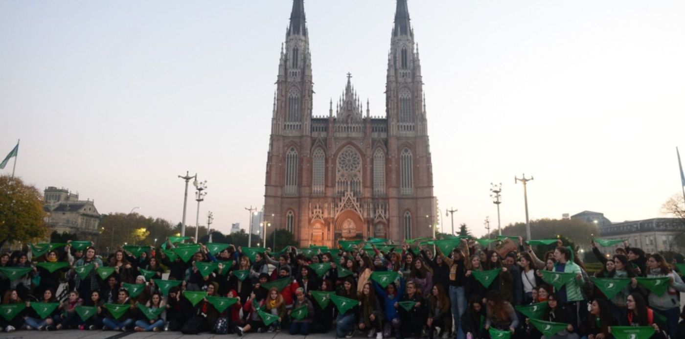 1559082264007.jpg?scaleX=1&scaleY=1&ow=1500&oh=996&x=14&y=180&width=1472&height=736&rotate=0&&cw=1920&ch=950