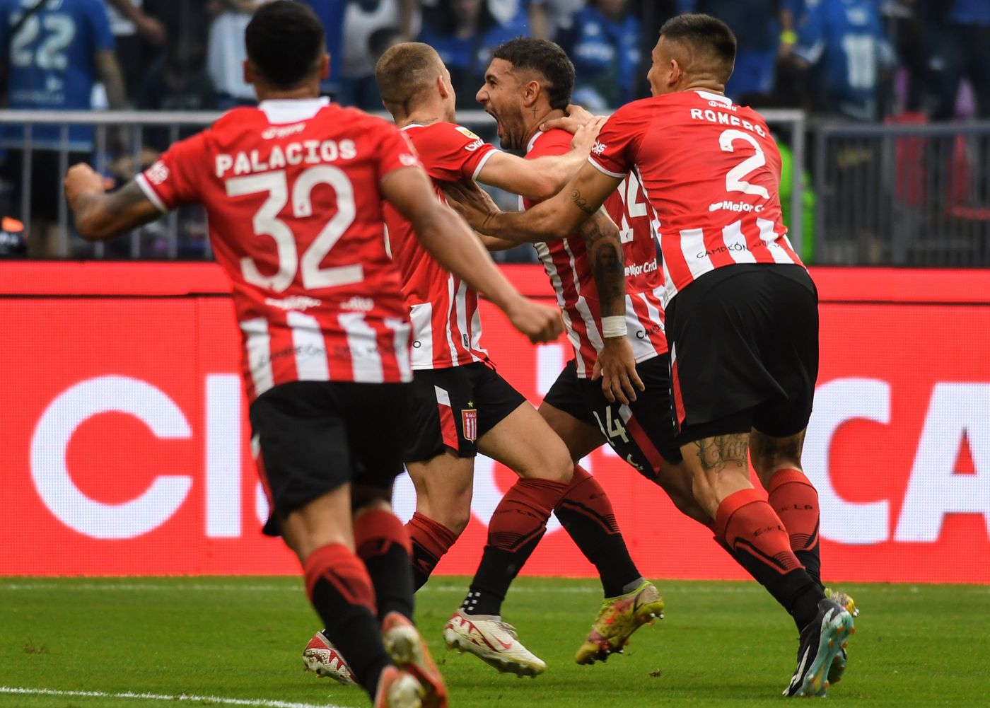 Estudiantes Vélez Final Copa de la Liga Festejo.JPG