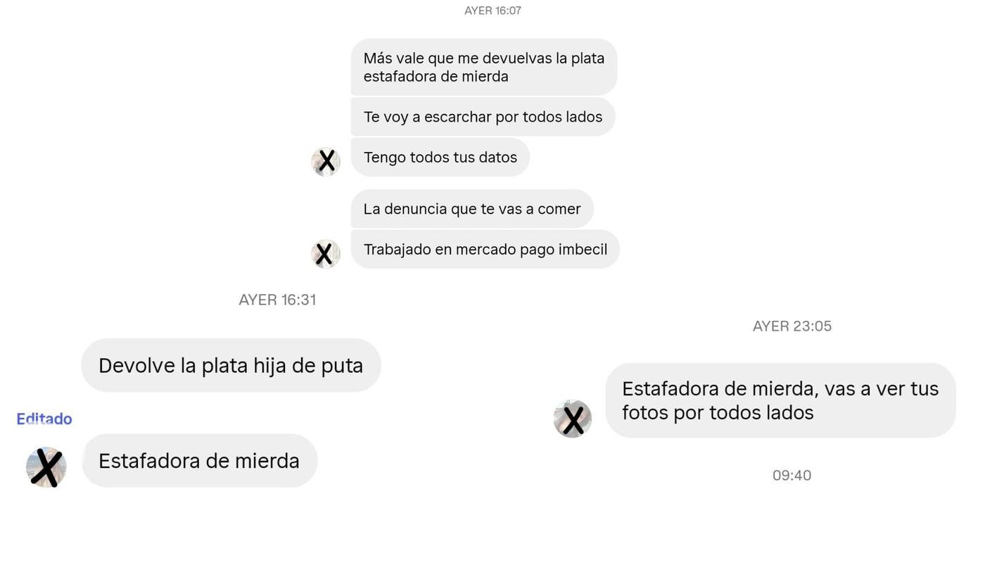 Algunos de los mensajes que recibe la joven de La Plata