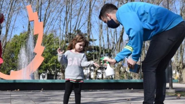 el municipio suma agentes para controlar las medidas de prevencion en parques y plazas