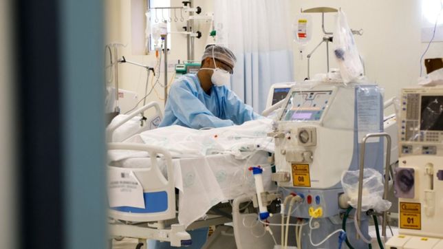 clinicas y sanatorios deberan informar cuatro veces por dia cuantas camas tienen libres