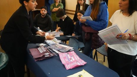 Asoman algunas sorpresas y varias ratificaciones en las elecciones estudiantiles en la UNLP Asoman algunas sorpresas y varias ratificaciones en las elecciones estudiantiles en la UNLP