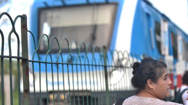 protesta, corte y servicio limitado en el tren roca: las formaciones no llegan a constitucion