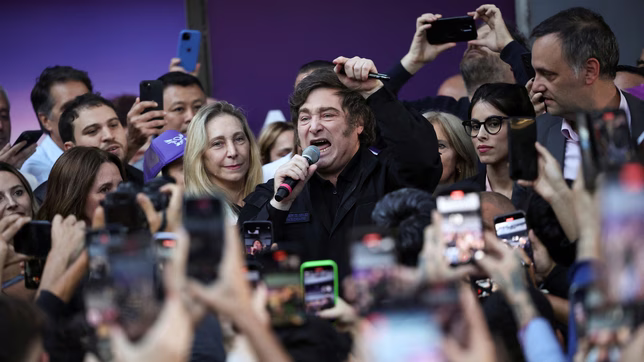 milei desembarca en la plata con el objetivo de consolidar el armado libertario bonaerense