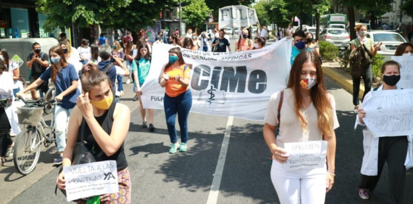 Marcha por las prácticas finales obligatorias