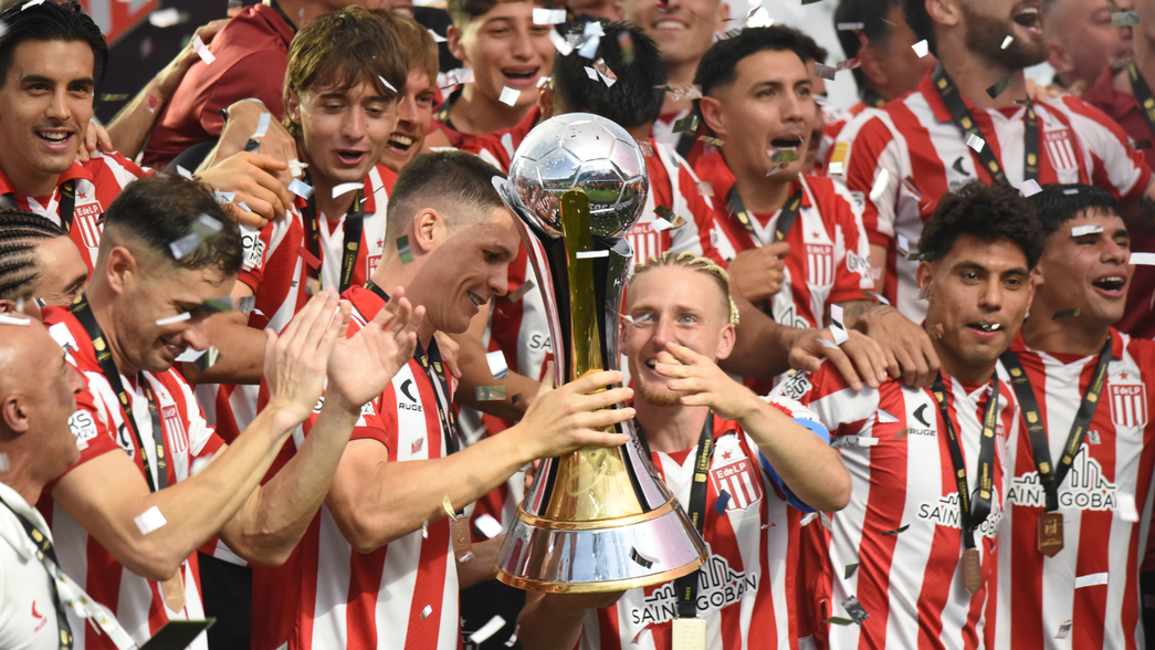 Estudiantes alcanzó la estrella 16 de su historia y agranda sus vitrinas