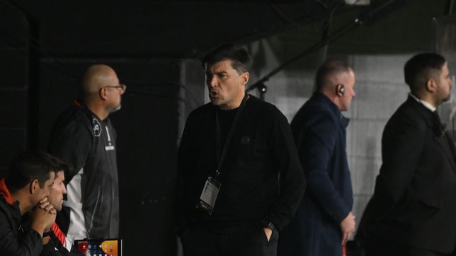 con el cacique expulsado, hablo la voz del cuerpo tecnico de estudiantes tras el empate con flamengo