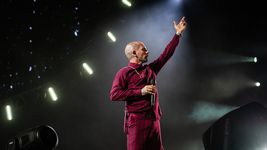 ke personajes le puso cumbia a la plata con un show inolvidable en uno