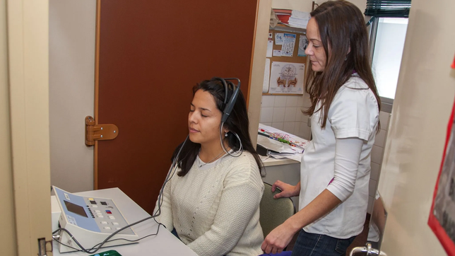 cierran la carrera de fonoaudiologia que se dicta en la plata y es la unica en la provincia