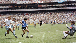 la plata homenajeara a maradona a 40 anos del gol del siglo con victor hugo y luis islas la plata homenajeara a maradona a 40 anos del gol del siglo con victor hugo y luis islas