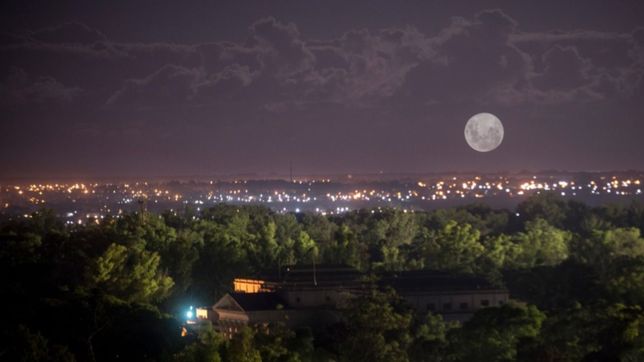 llega el eclipse mas largo del siglo: a que hora es, cuanto dura y donde se podra ver