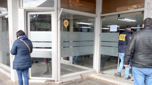 cuatro ladrones, armas largas y terror: golpe comando en un banco provincia de la plata