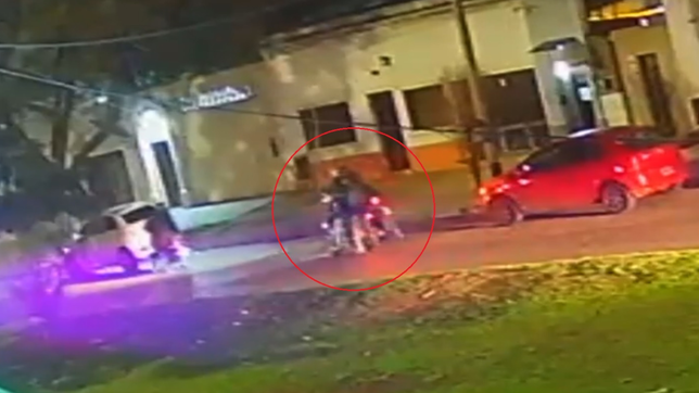 dramatico ataque de motochorros a un joven en plena avenida 38